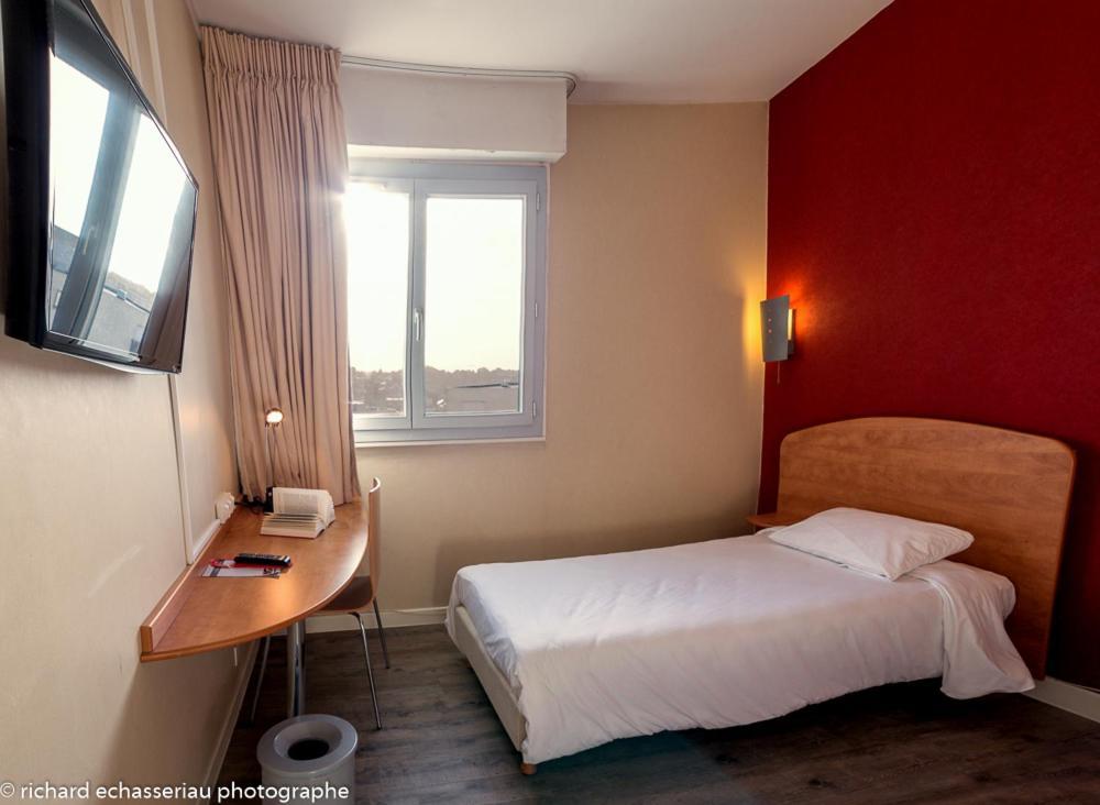 Hotel De La Vendee Ла-Рош-сюр-Іон Екстер'єр фото