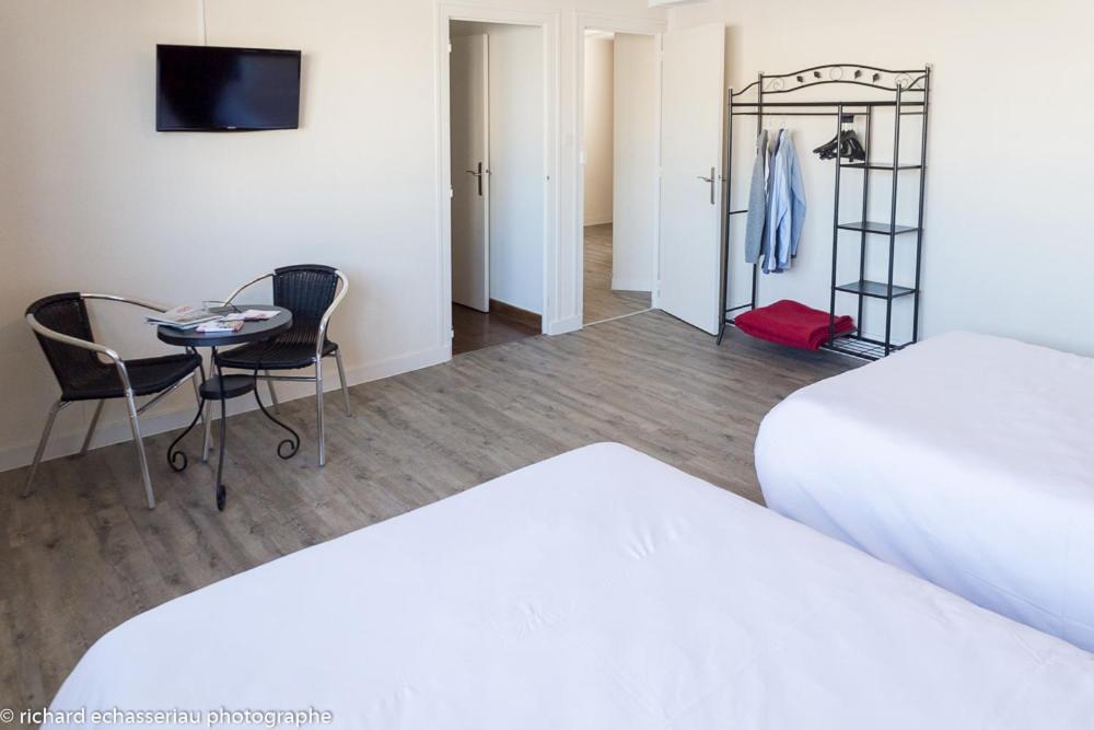 Hotel De La Vendee Ла-Рош-сюр-Іон Екстер'єр фото