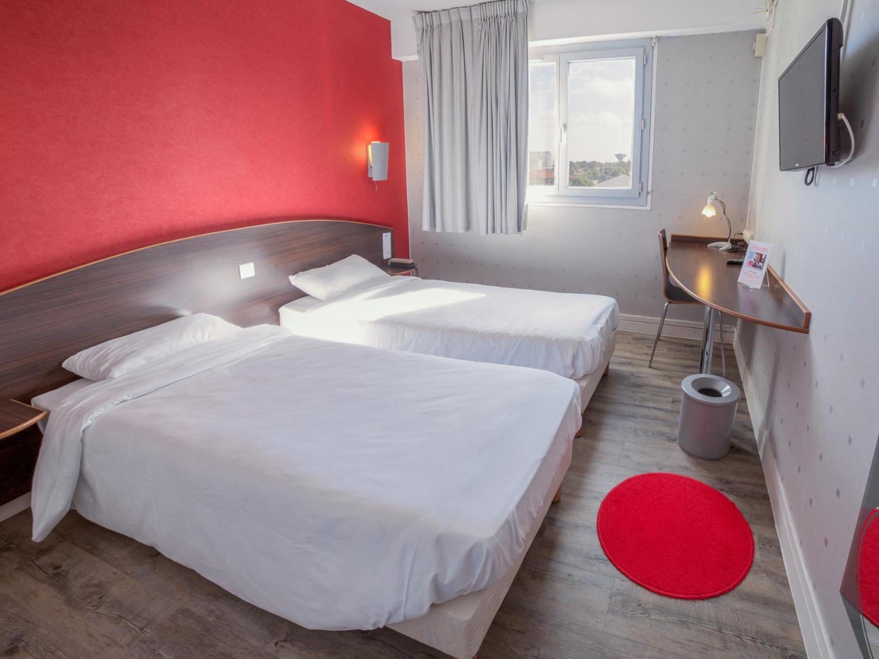 Hotel De La Vendee Ла-Рош-сюр-Іон Екстер'єр фото