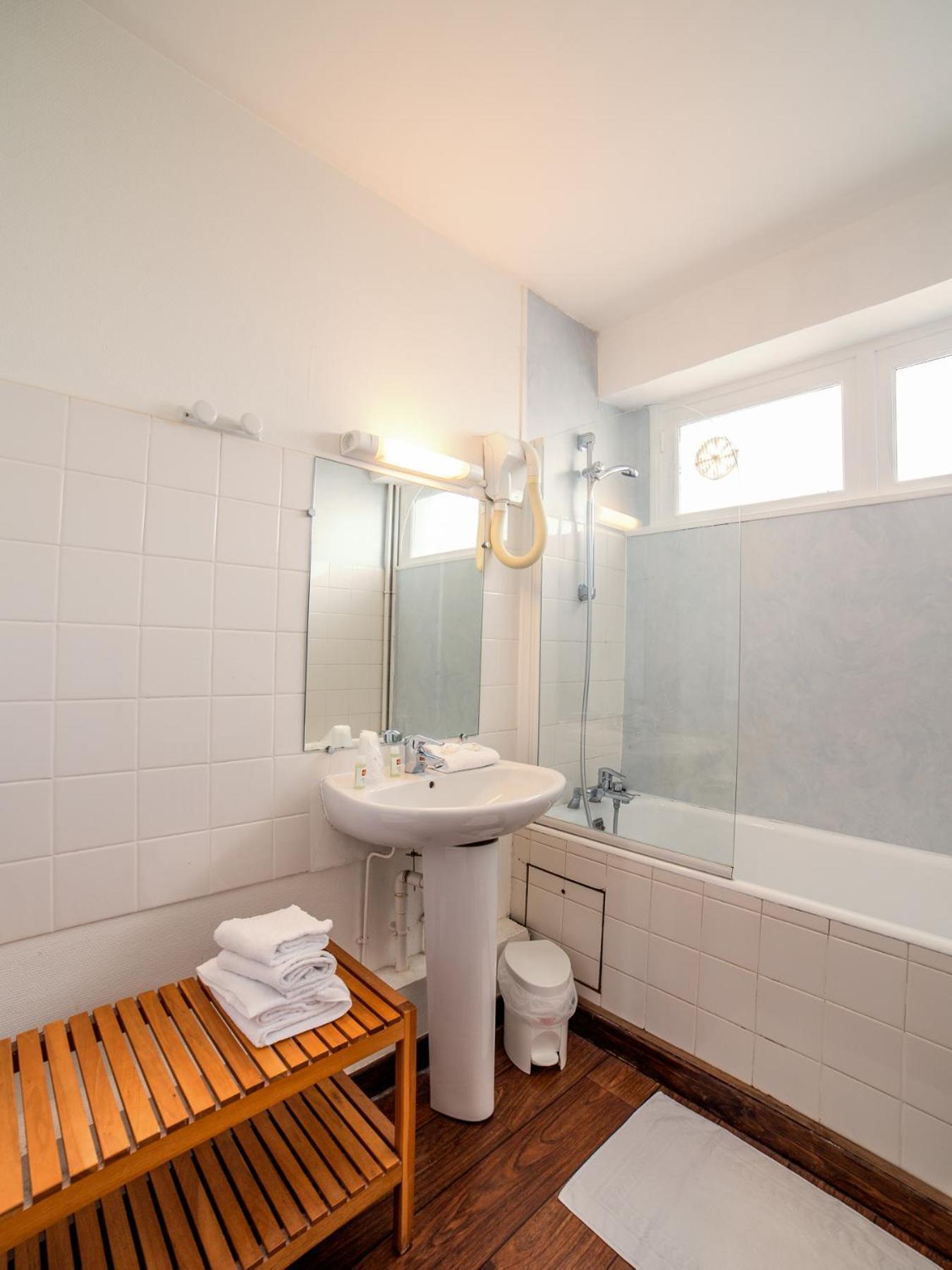 Hotel De La Vendee Ла-Рош-сюр-Іон Екстер'єр фото